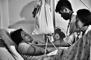 Dahil nag-iisa ang POC sa buong Pilipinas, Sa POC pa rin nagpagamot ang aktor na si Julio Diaz dahil sa aksidente sa shooting ng isang indie film. (KR Guda)