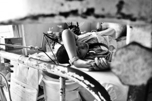 Si Keisha Orayan, 21, taga-Mandaluyong City. Dalawang buwan na sa POC dahil sa iniinda sa leeg at saksi sa paghihirap ng mga kapwa nya pasyente sa kanilang kalagayan. (KR Guda)