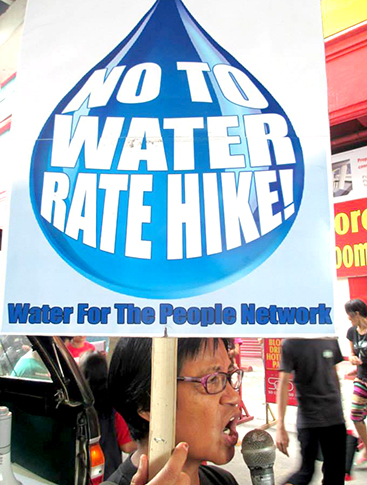 Piket ng Water for the People Network laban sa taas-singil sa tubig. (Contributed Photo/File Photo)