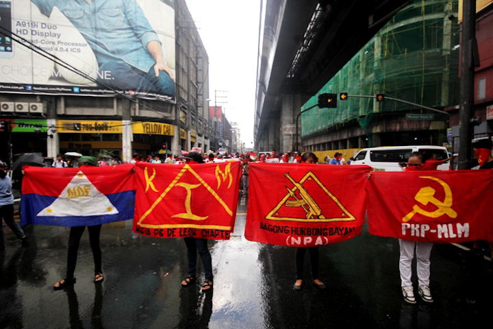 Nagmartsa ang mga rebolusyonaryong kabataan sa ilalim ng Kabataang Makabayan sa Quiapo, Manila para ipagdiwang umano ang anibersaryo ng KM at ika-150 araw ng pagkakapanganak kay Gat Andres Bonifacio, ang ulo ng unang rebolusyong Pilipino. (Pher Pasion)