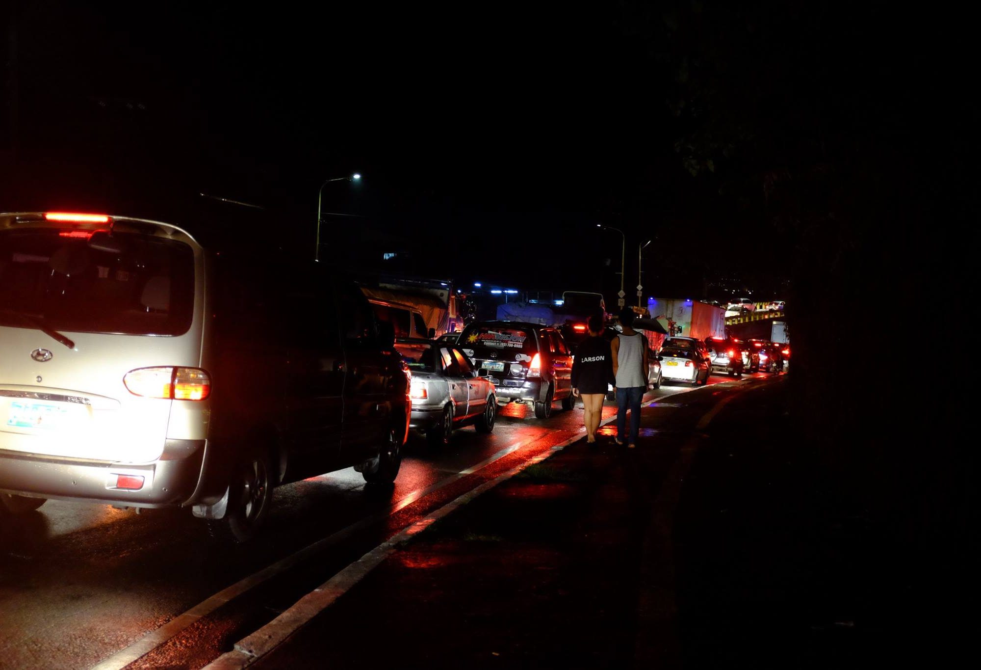 Mabigat na trapiko: Araw-araw na impiyerno ng mga komyuter at motorista. <b>Karl Castro</b>