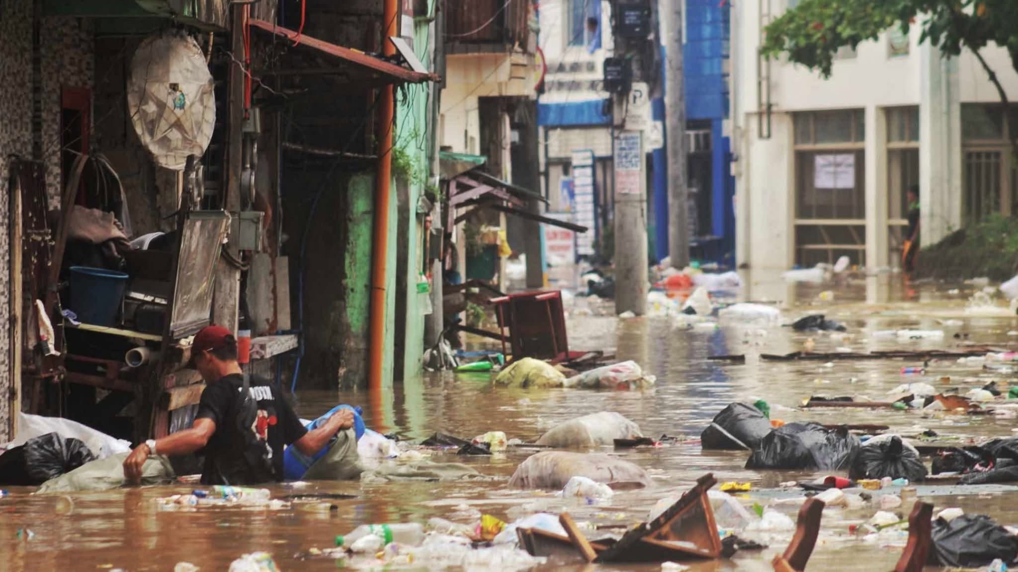 Pagbaha sa Tumana nitong Ago. 10 matapos ang tuloy-tuloy na pagbuhos ng ulan, at ang pagkasira ng dalawang pumping stations. Larawan mula sa Kabataan Partylist Marikina